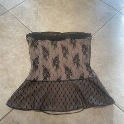 Women's lace tube top. One size, no brand, no tag.