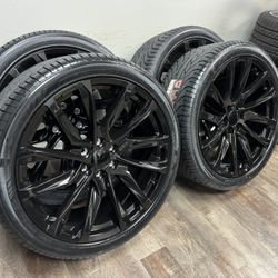 NEW 24 inch Gm style wheels wrapped in lexani 305/35r24 tires