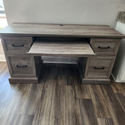 Beautiful File Solid Wood Presidental Desk