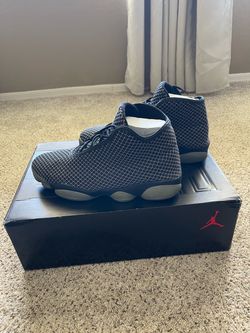 Air Jordan Horizon Sneakers (size 13)