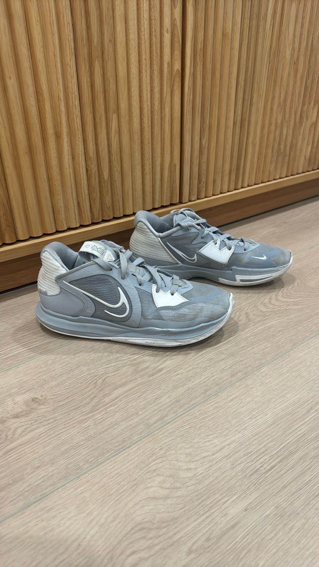 Kyrie Low 5 Grey And White