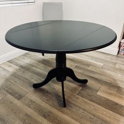 Round Table 4 Chairs