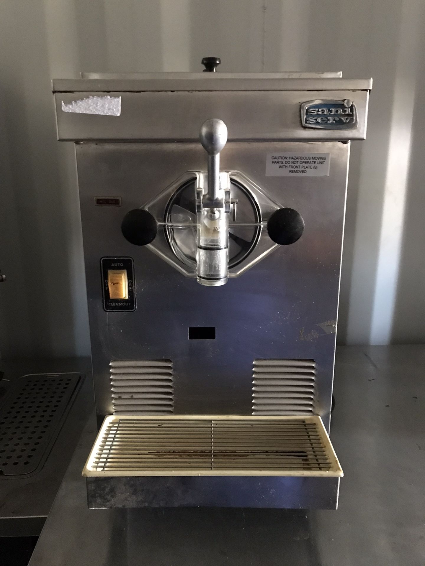 SANISERV COUNTERTOP 1-FLAVOR SOFT SERVE LOW VOLUME ICE CREAM MACHINE