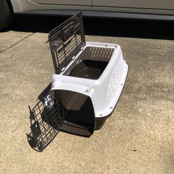 Like new small dog and cat crate Carrier