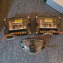 Car Audio capacitor,passive crossovers and 1000 watt amp