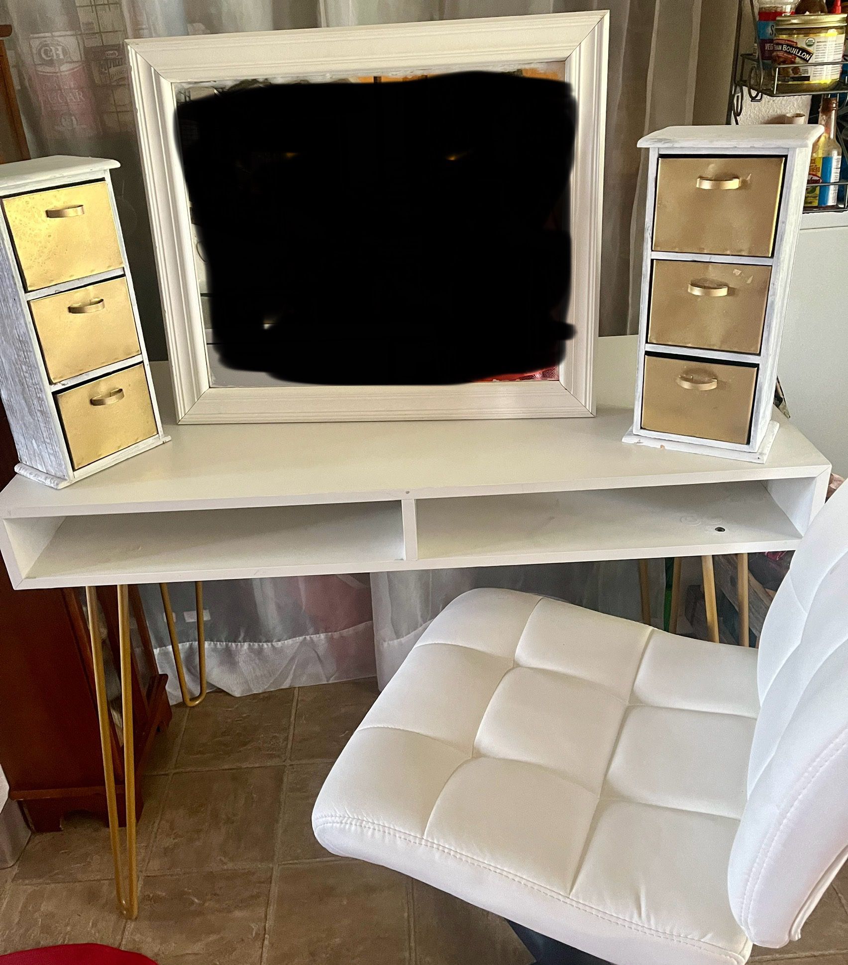 Vanity Desk Set( Desk , Chair,mirror, Organizers And Lamp)