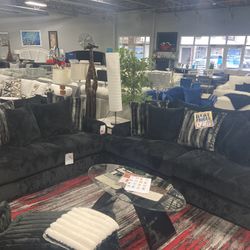 $2499 Black Sofa Loveseat 🖤