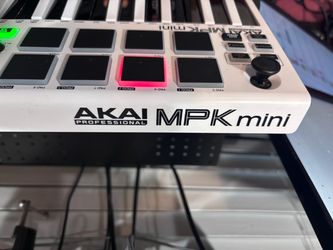 AKAI MPK Mini MIDI Keyboard Controller