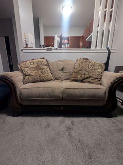 Free Couch Set pillows included( Must pick up)