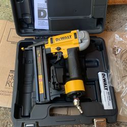Dewalt 18ga Finish Stapler 