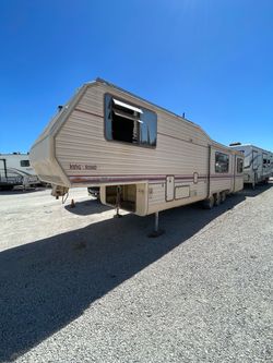 King of the Road Fifth Wheel Travel Trailer