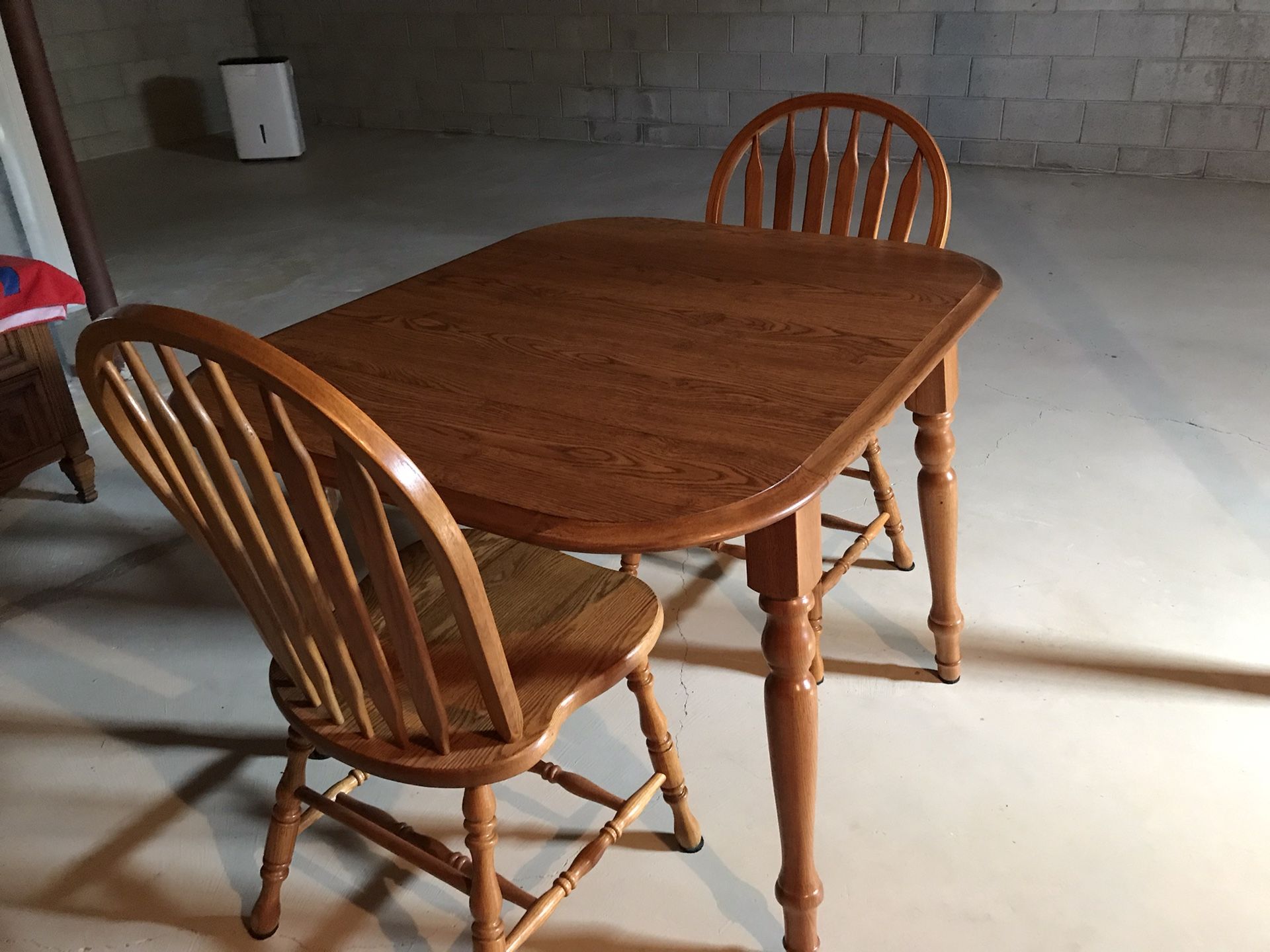 Oak drop leaf Table And 2 Chairs (Kitchen Or Dining Area)