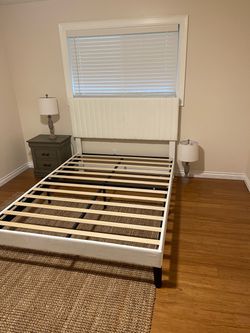White, Velvet Queen size Bedframe