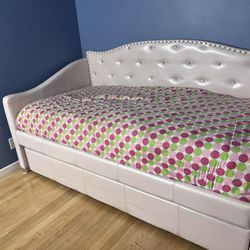 Day bed With Trundle Twin 