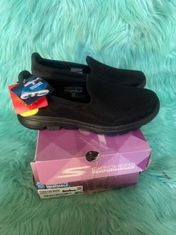 Skechers Go Walk 5 Slip on Black Mesh Women’s Size 7.5. - New Inbox!