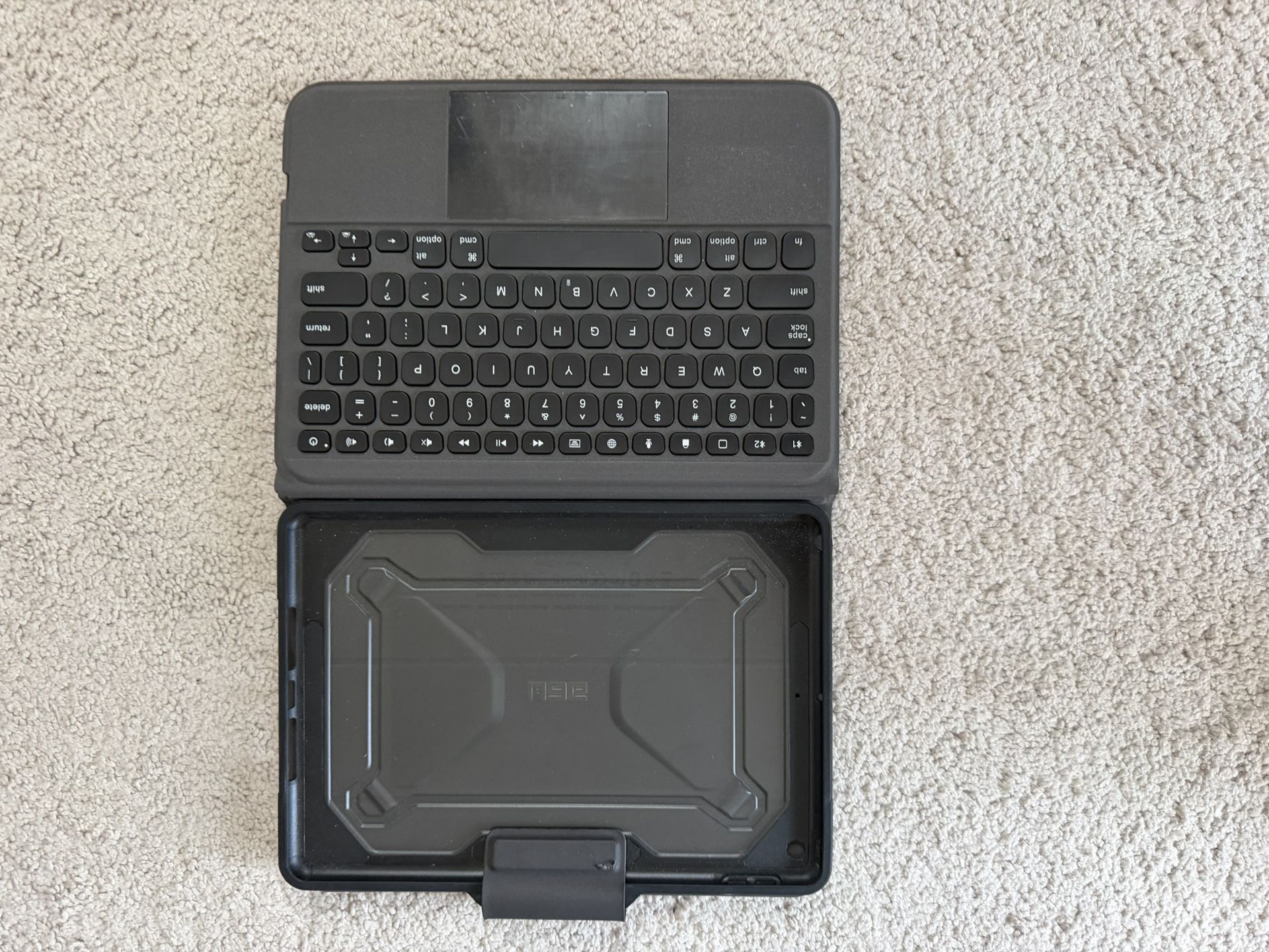 UAG Foldable Keyboard Case For iPad 10.2