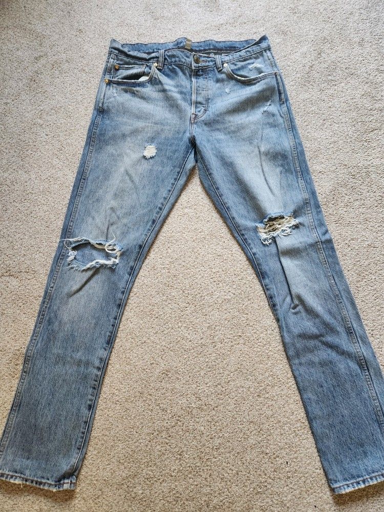 Men's Banana Republic Ripped Jeans. Size 34.