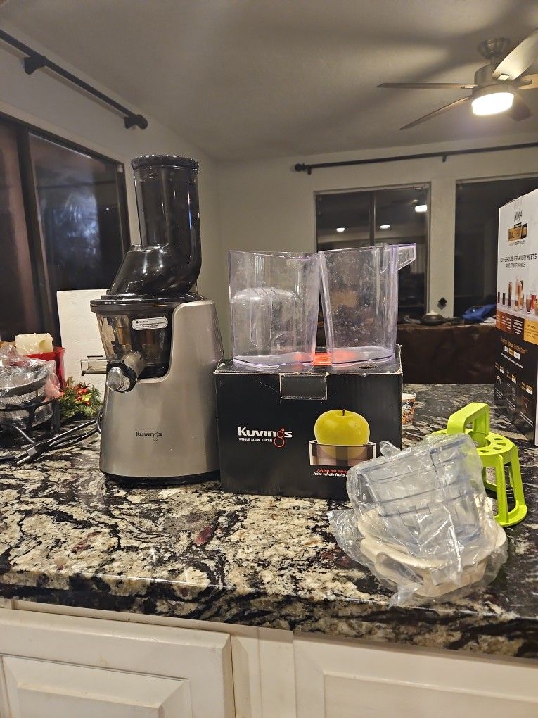 Kuvings C7000s UlD-732NB 240w hole Slow Elite Juicer Silver Open Box