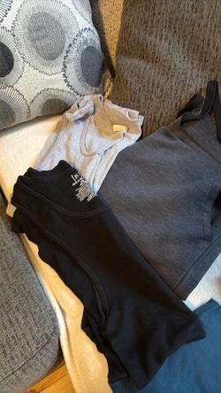 Ropa de hombre perfecto estado size XL y algunas más grandes $8 toda