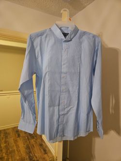 Men  shirts. Orange is medium. Blue Nike is medium. Navy blue is medium. Yellow is small and baby https://offerup.com/redirect/?o=Ymx1ZVhMLmlu like Ne