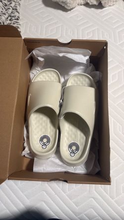 Nike women’s calm slides