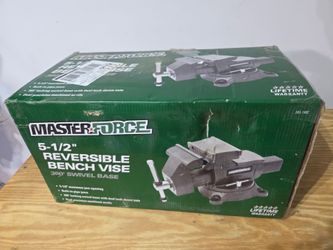 Reversible bench vise with swivel