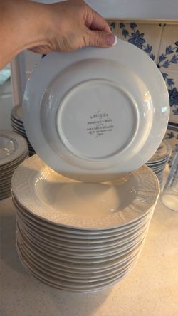 17 Mikasa soup bowls
