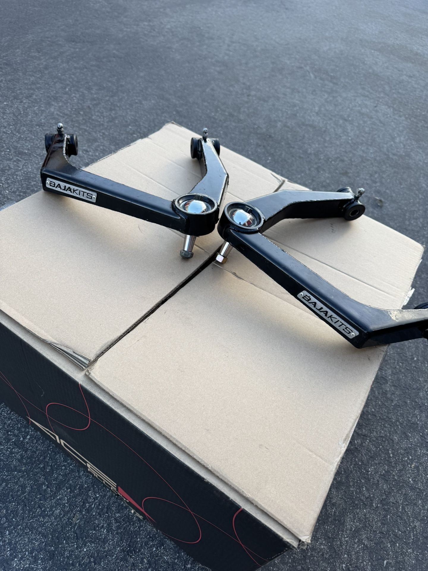 Bajakits 19+ SILVERADO/SIERRA 1500 2WD/4WD STOCK LENGTH UPPER CONTROL ARMS And Front Bora Wheel Spacers  High-Grade aluminum made in the