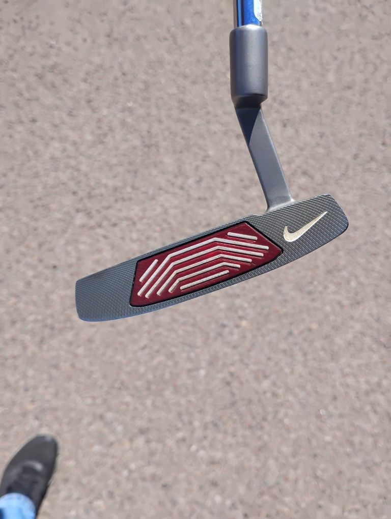 Golf Clubs! Nike Method Core MC-3i Putter! Like New!