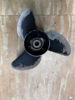 Propeller 13.75x17x3 Left Hand Propeller