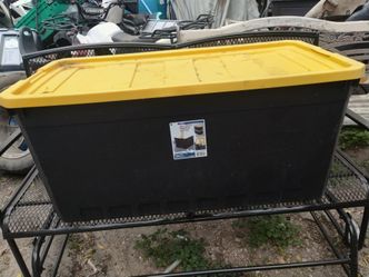Storage container