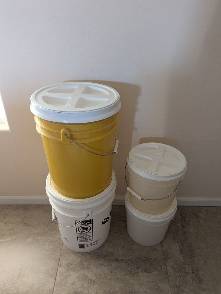 4 Food Grade Buckets With Gamma Seal Lids