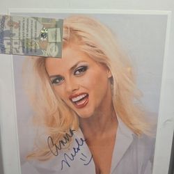Authentic Anna Nicole Smith Signed Photo (COA INCLUDED)