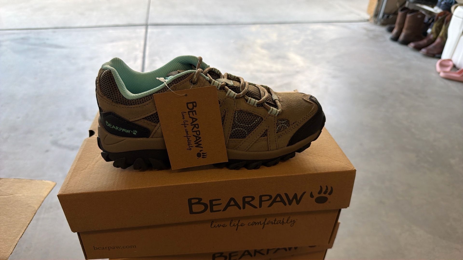Bearpaw Woman’s 8