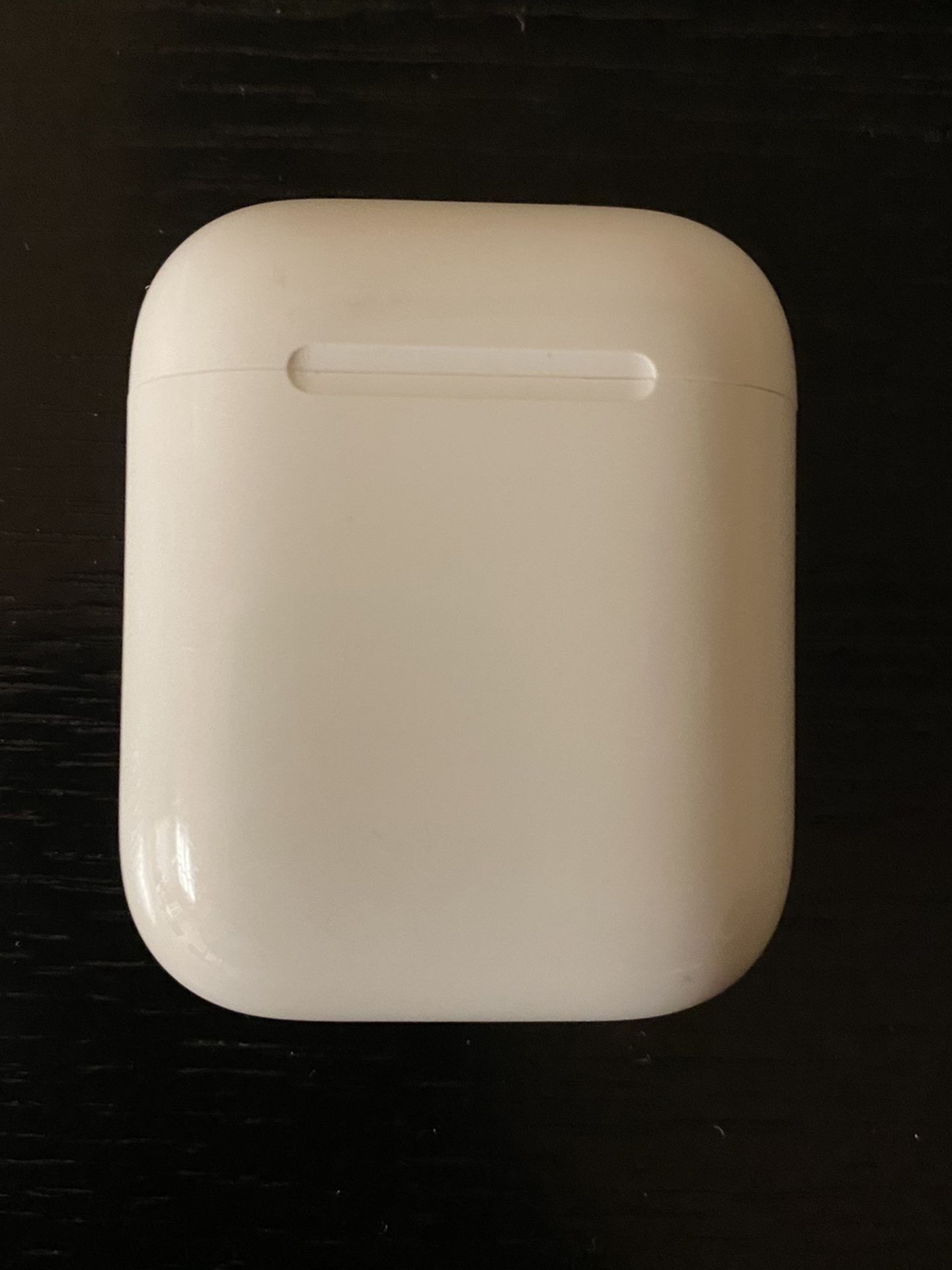 Pre-owned Apple AirPods