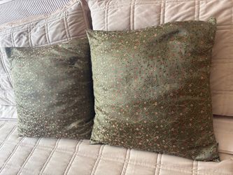 Set of 2 Green Floral Throw Pillows