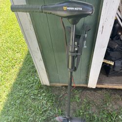 Minn Kota Trolling Motor With Marine Battery And Charger