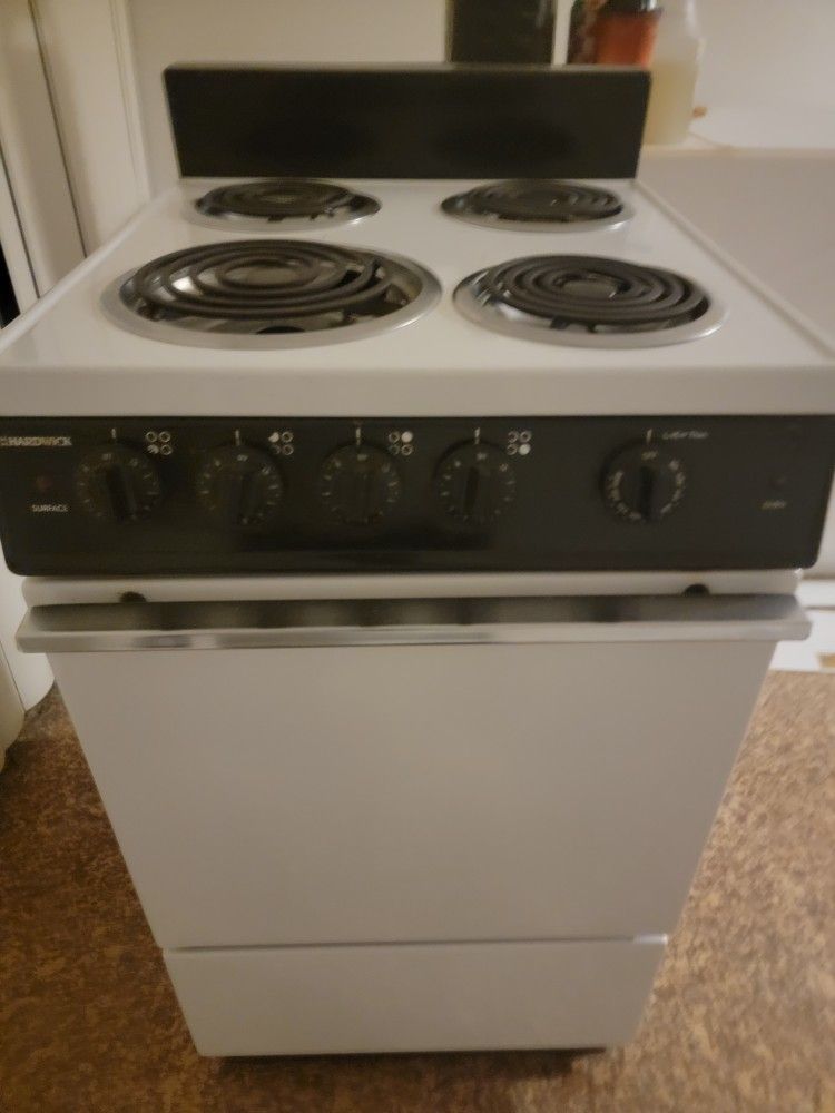 Huge Price Drop!! $100 Hardwick Electric Stove 20 inch wide x 24 inches deep fully working. local delivery is offered