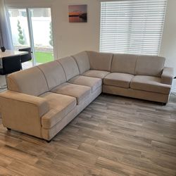 Sectional Couch With Queen Pull Out Bed