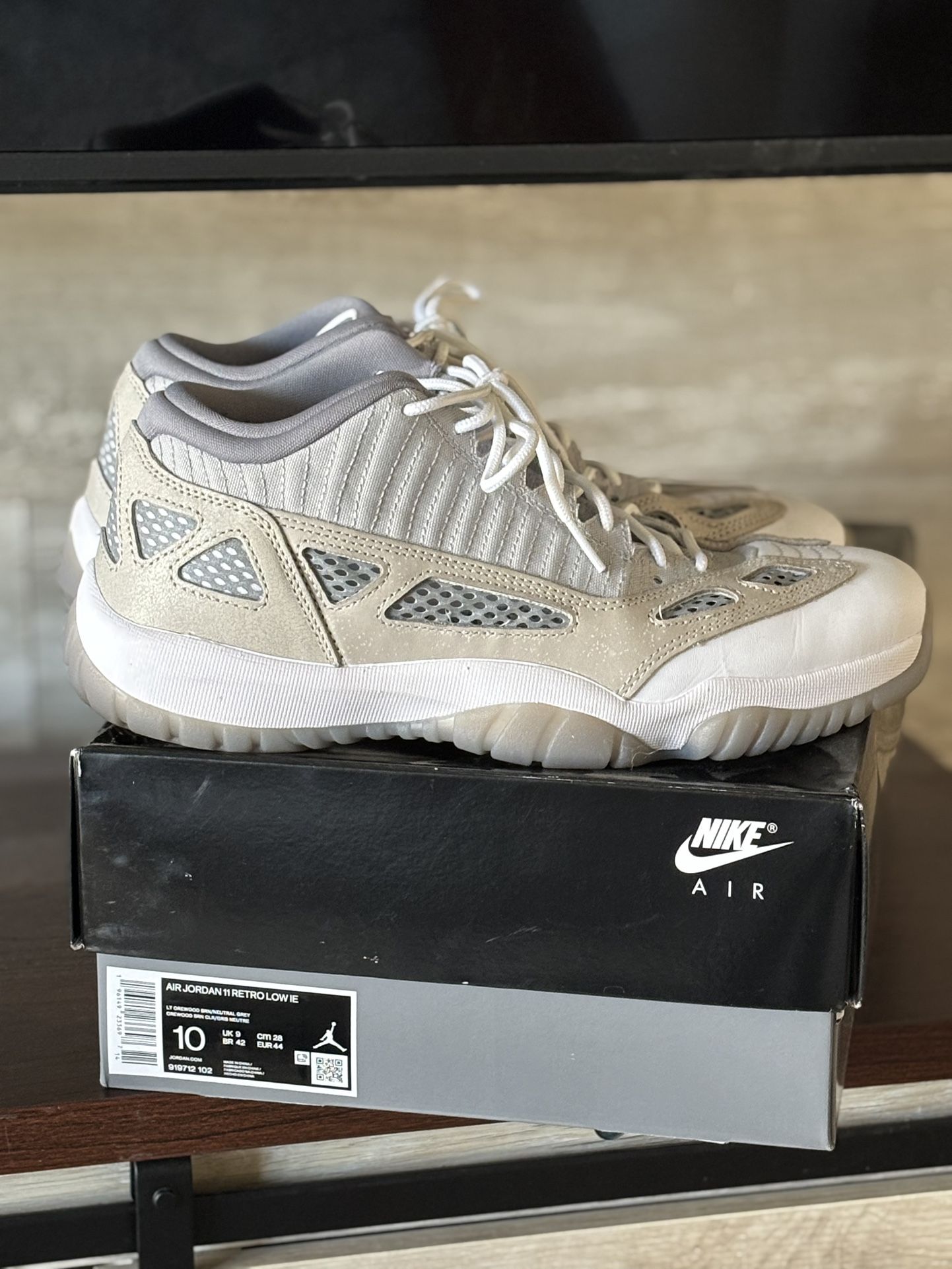 Air Jordan 11 Retro low IE