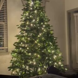 7ft Christmas tree