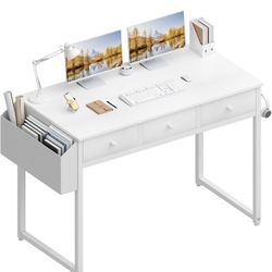 NEW IN BOX-(19.7"D x 39.4"W x 31"H )White Desk