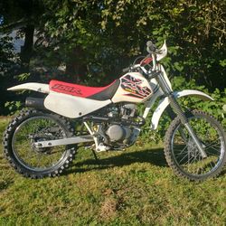 1999 XR 100