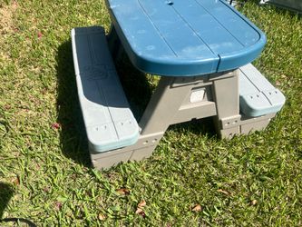 Step2 Kids Picnic Table – Indoor/Outdoor Toddler Table