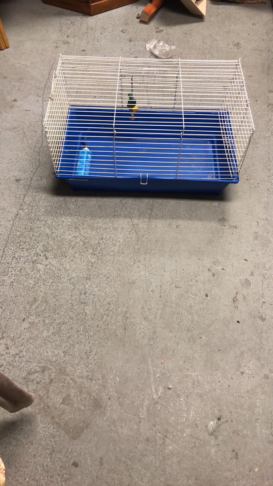  28”wx16”dx14”hHamster cage