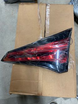 16-18 Toyota Rav4 New Genuine Inner Tail Light 81580-0R031