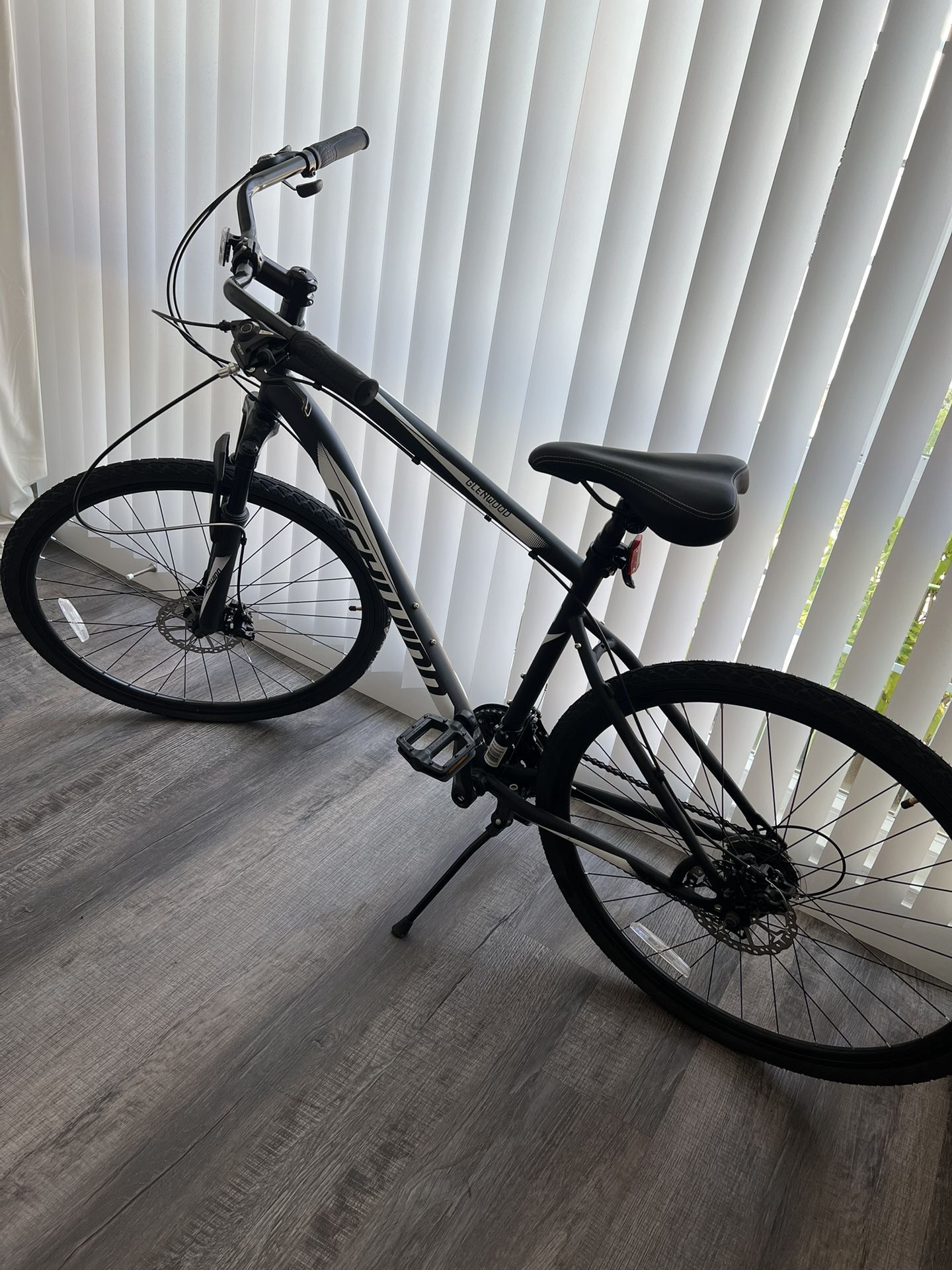 NEW ✨ Schwinn 700c Glenwood Hybrid Bike, Adults, 21 Speeds