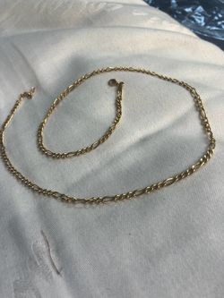 22Karat solid gold chain men’s.