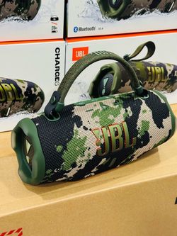 JBL Charge 6 Bluetooth Speaker Camo