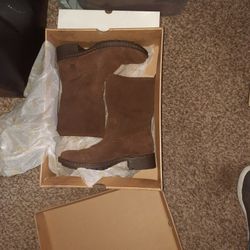 Born   Brown Leather Women's  Boot  Size 👢 